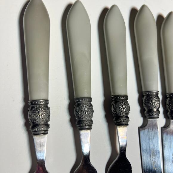 Pioneer Woman Cowgirl Lace pearl gray 3 pc set Flatware 3 forks 3 knives ONLY DC - Picture 13 of 16
